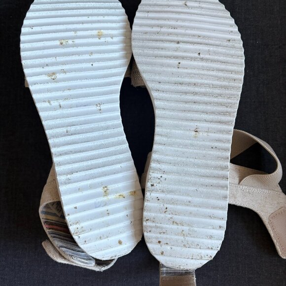 BOBS from Sketchers Wedge Sandals Tan Size 9W EXCELLENT Condition - Picture 7 of 7